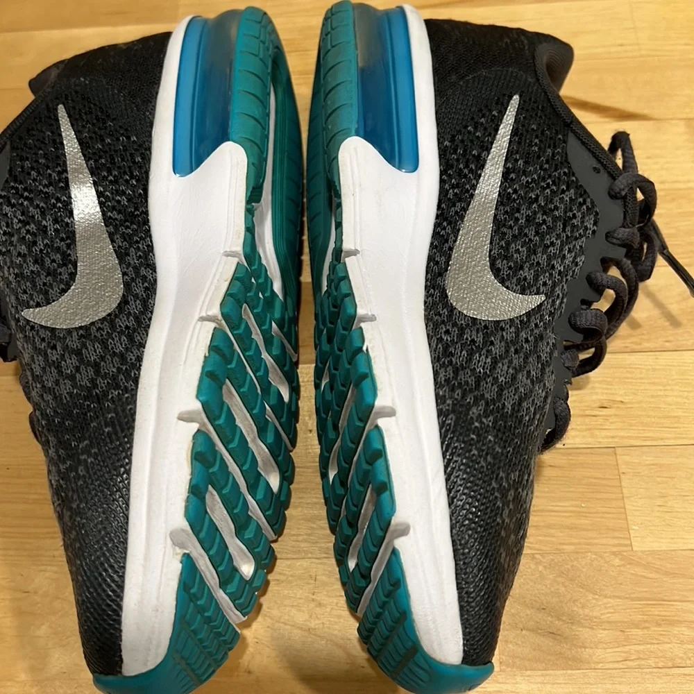 Nike AirMax Running Shoes, size 6 - Picture 12 of 12